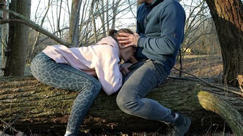 Scopata Con Uno Sconosciuto Sexy E Sposato Nel Parco XVIDEOS