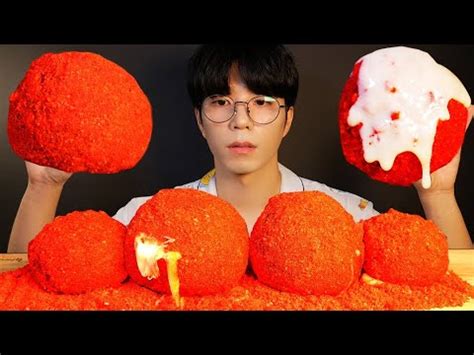 ASMR MUKBANG GIANT HOT CHEETOS CHEESE BALL 매운 치토스로 만든 치즈볼 매콤달달해서 너무 맛있어요ㅠㅠㅠㅠ YouTube