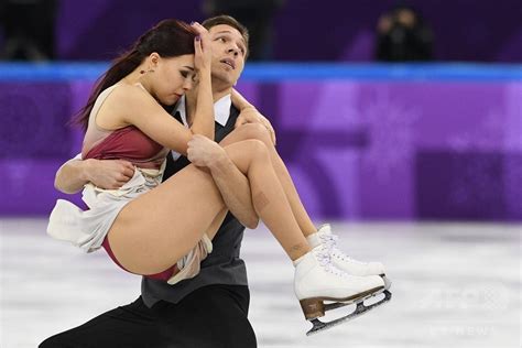 フィギュア団体銀のボブロワ「暗い一日」、旅客機墜落事故の犠牲者に哀悼 写真1枚 国際ニュース：afpbb News