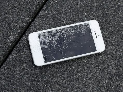 Ways On How To Fix Cracked iPhone Screen (The Complete Guide) - Joy of Apple