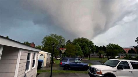 As many as 100 homes damaged by tornado in Virginia Beach, officials ...