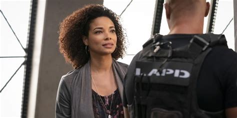 Rochelle Aytes Parle De Son Personnage Swat