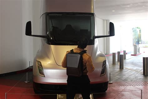 Does the Tesla Cybertruck fit in a Tesla Semi container?