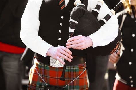 Gallery Bagpiper For Hire Bagpipers In Scotland