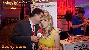 Sunny Lane gives a blowjob lesson for Andrea Diprè XVIDEOS