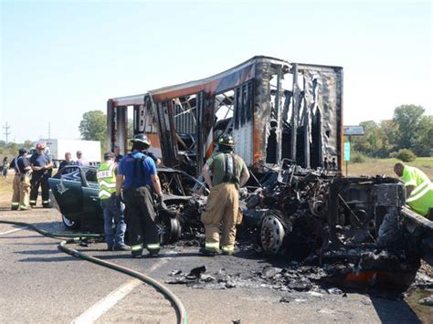 4 Vehicle Crash Closes Eastbound I 94 Near Battle Creek And Galesburg