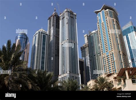 Buildings in Dubai Marina Stock Photo - Alamy