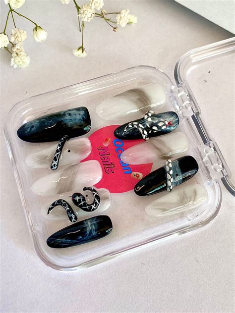 Handmade Fake Nail Set Almond Nail Black White Snakes Press on Nail ...