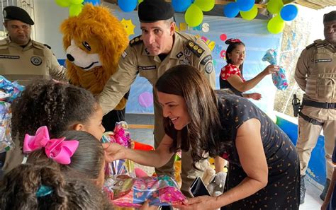 Medeiros Neto Escola Jane Shirley Recebe Comandante Regional Da