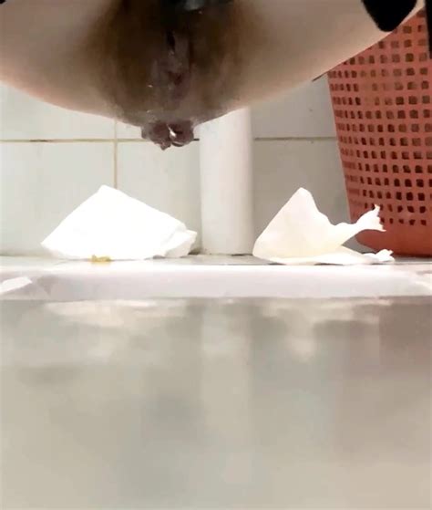 GIRLS SPREAD ASS 37 ThisVid