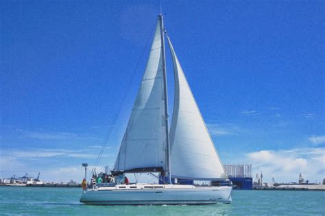 Cuál es el funcionamiento de los veleros Amoyachts