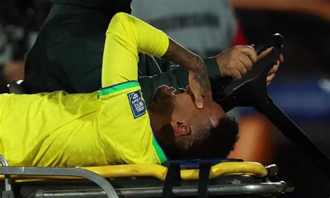 Neymar Sufri Rotura De Ligamento Y De Menisco De La Rodilla Izquierda