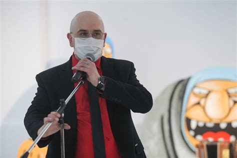 Вася Ложкин в Казани: «Дама в вечернем туалете», «Кто котеночка обидел ...