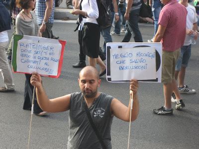 Angelo Cristofanelli GAY PRIDE 2011 Manifestazione Ordinata Ma Il Ridicolo E L Osceno Ce Lo