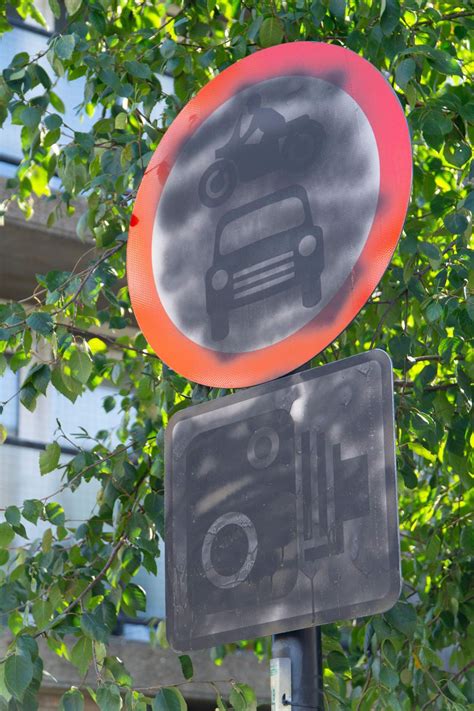 Conservative Politicians and Press 'Driving Spike' in Disinformation on