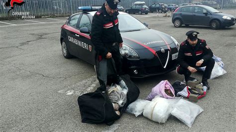 130 Kg Di Droga Sequestrati Raffica Di Arresti Base Logistica A