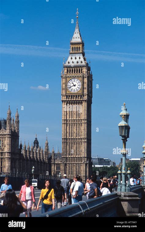 Summer Many Tourists Houses Of Parliament Westminster Bridge River