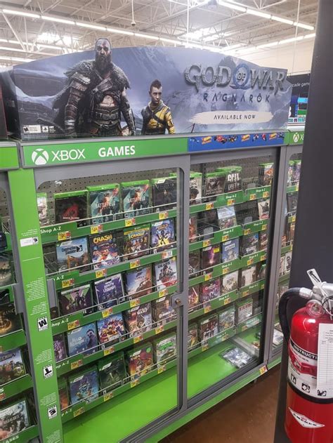 Playstation exclusive game advertised on top of an Xbox case. That's just asking for complaints ...