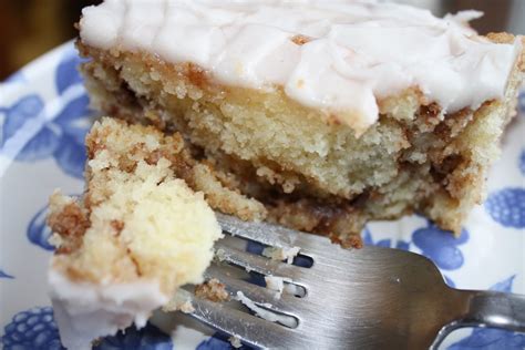 Mormon Mavens in the Kitchen: Cinnamon Bun Cake