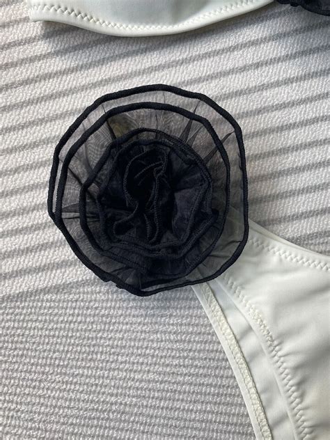 SAME Similar 3D FLOWER BIKINI 2 PIECE SET BANDEAU TOP AND THONG BOTTOMS EBay UK