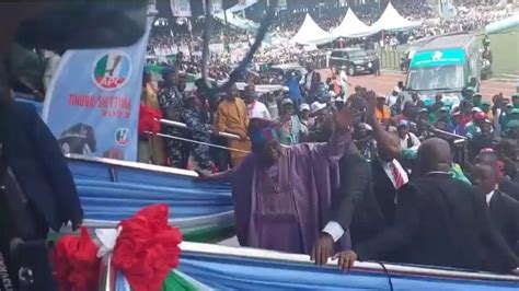 Massive Crowd As Tinubu Arrives Warri For His Presidential Campaign