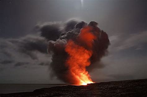 Mengenang Letusan Gunung Krakatau Agustus Silam Menjadi Yang