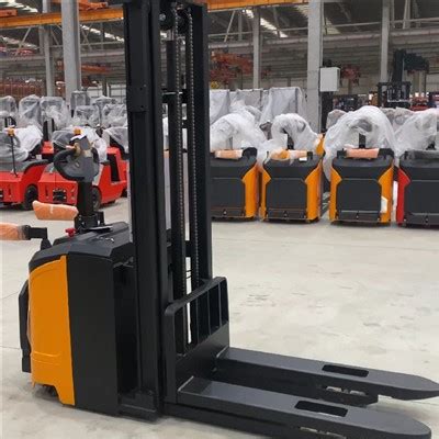 China Customized Rider Type Electric Reach Truck Manufacturers Suppliers