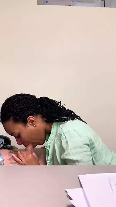 Une Collegue Suce Son Lieu De Travail HD Porn 1f XHamster