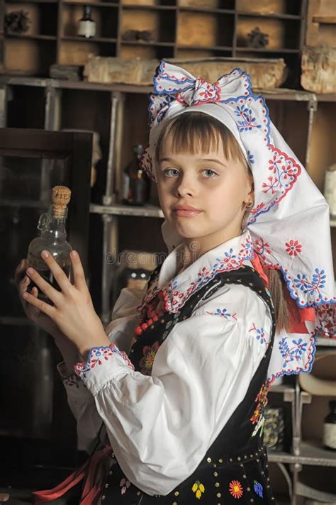 Fille Dans Le Costume National Polonais Photo Stock Image Du