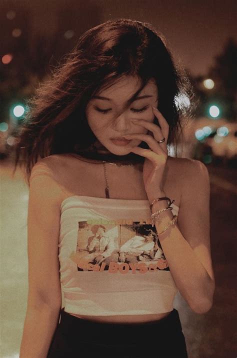 Hot girl Trung Quốc uống thuốc trừ sâu tự tử ngay trên sóng livestream