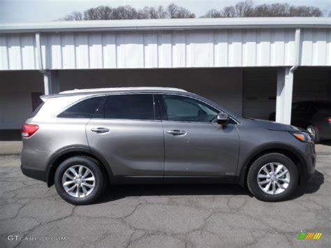 Silver Minivan Titanium Silver Kia Sorento 2016