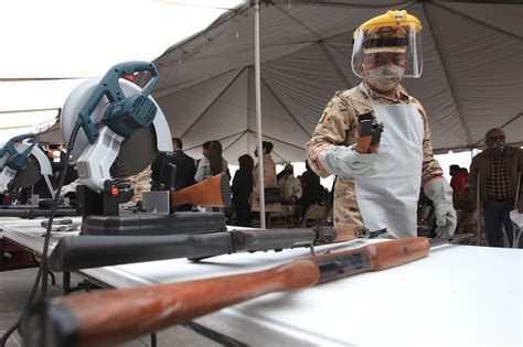 En Ciudad Ju Rez Inicia Programa De Canje De Armas Por Dinero Megal Polis