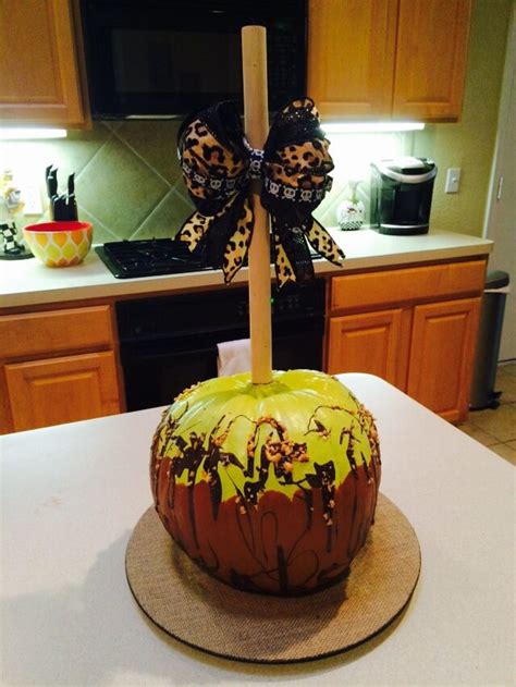 Candy Apple Pumpkin Decorating Idea