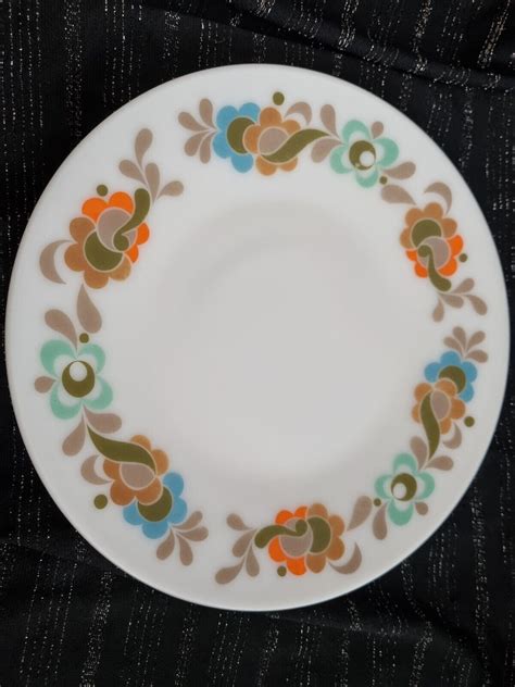 Vintage British 1970s Jaj Pyrex Dinner Plate In Tempo Carnaby Pattern