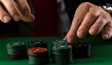 how to be a pro poker player