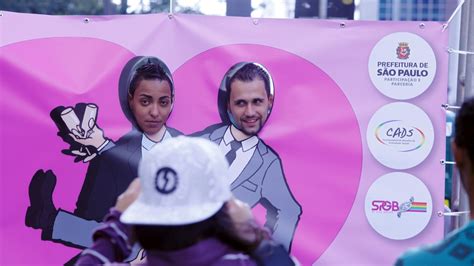 Fotos Parada Gay 2012 10 06 2012 UOL Notícias