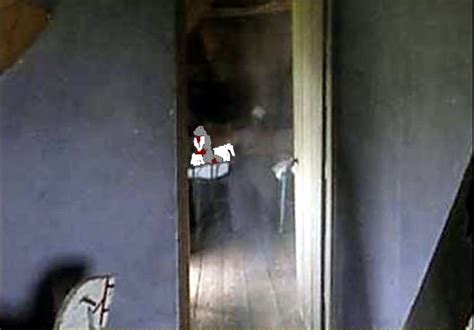 Beware Pareidolia In Ghost Hunting Ghost Pictures Ghost Photos