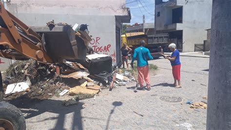 Lixo é Descartado De Forma Irregular Em Rua De Tamoios Jornal De Sábado