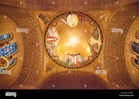 Interior architecture of The Basilica of the National Shrine of the ...