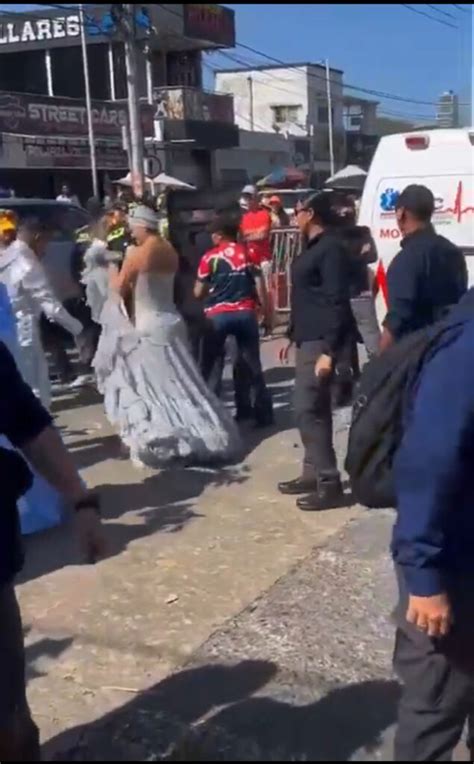 Primera Dama Ver Nica Alcocer Es Abucheada En La Batalla De Flores De