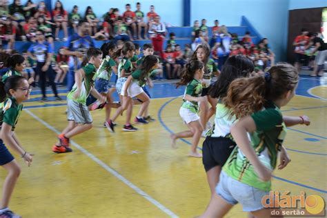 VÍDEO FOTOS Jogos Escolares promovem confraternização entre alunos em