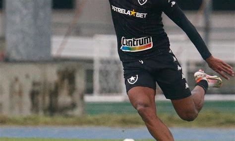 Botafogo informa lesão de Diego Gonçalves e outros atletas Chay