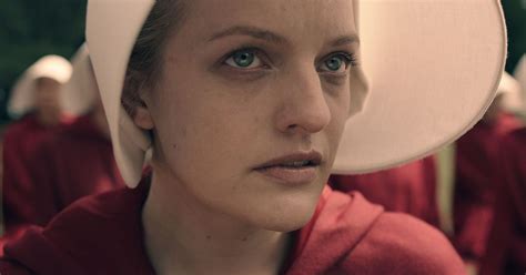 Mad Mens Elisabeth Moss Strips Naked For Raunchy Scene In The Handmaid