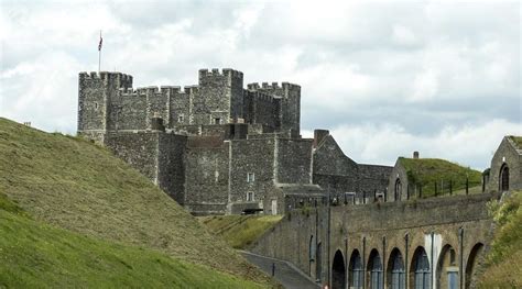 White cliffs, ghosts, and military tunnels: Dover Castle - PILOT GUIDES