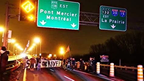 Montreal sewage dump: Kahnawake protesters block Mercier Bridge | CBC News