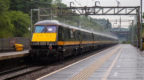 Racing Through The Rain Mk4 Dvt Class 82 82200 Brings Up  Flickr