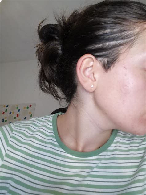 Hair stylists are debating the bold look of sideburns women 2