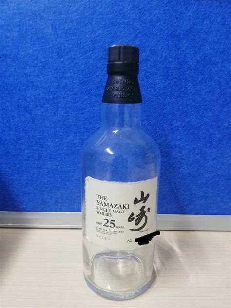 サントリーシングルモルト山崎25年正規品700ml 空瓶 響 白州 空き瓶 By メルカリ