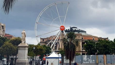 Palermo Arriva La Ruota Panoramica Di Aperol Di Fronte Al Politeama