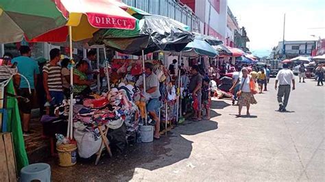 Comerciantes Ambulantes Denuncian la Venta de Espacios Públicos a